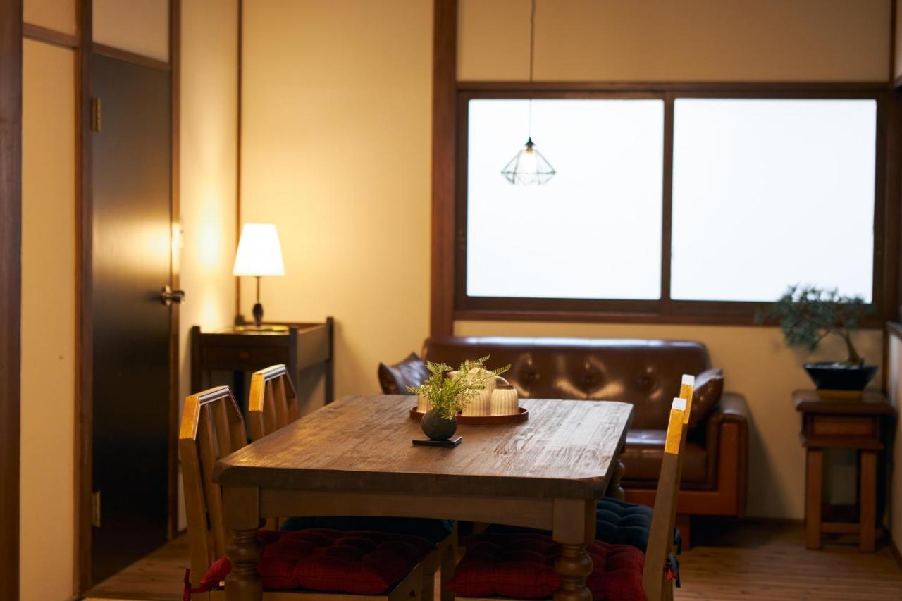 Kagurazaka Retro Bar & Hotel Токіо Екстер'єр фото