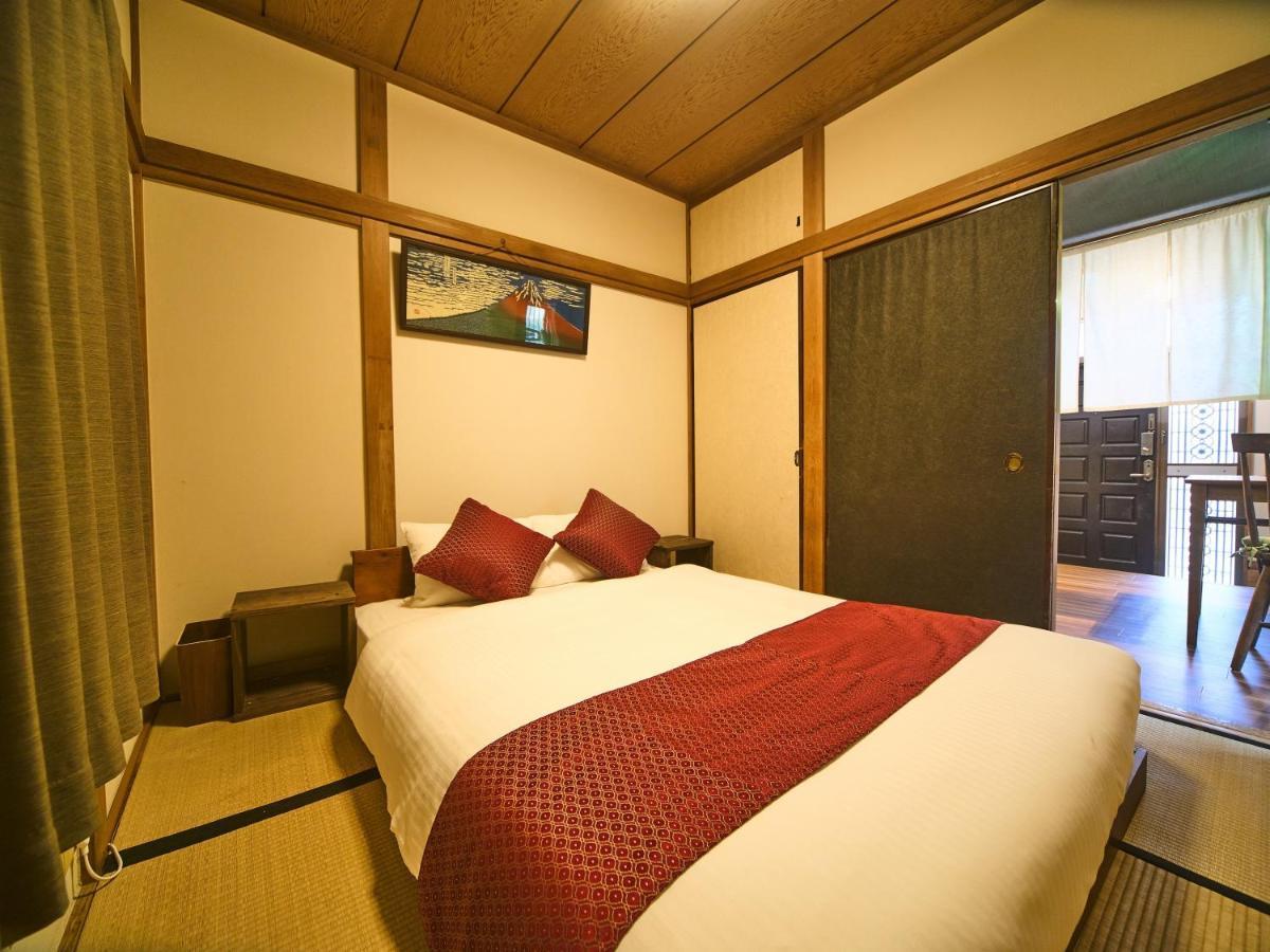 Kagurazaka Retro Bar & Hotel Токіо Екстер'єр фото